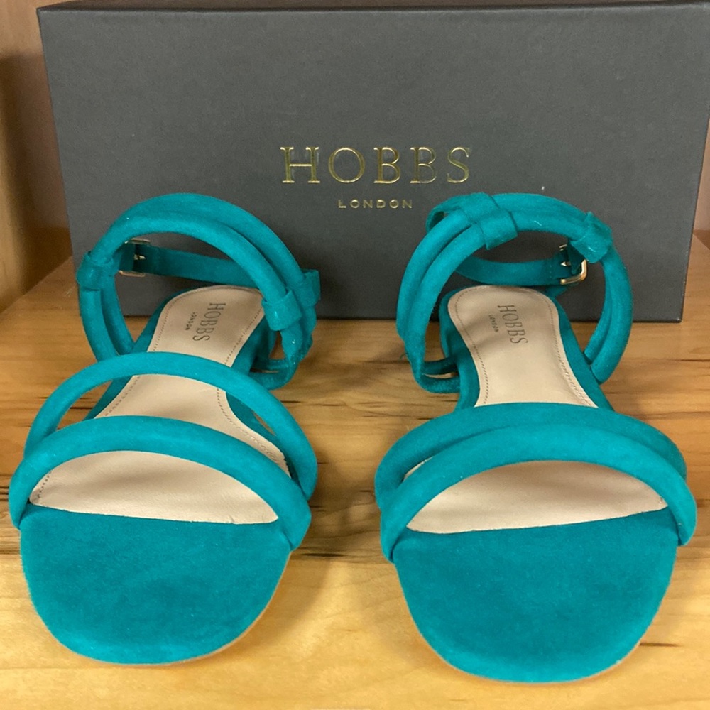 HOBBS OF LONDON WOMEN LEATHER SNEAKERS NEW IN THE BOX SIZE USA 8 EU 39 UK 8